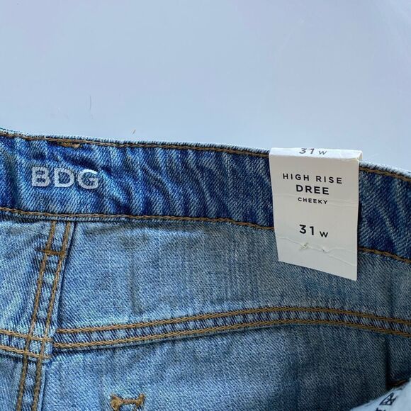 NWT BDG Denim High Waisted Dree Cheeky Shorts 31” - Picture 7 of 7